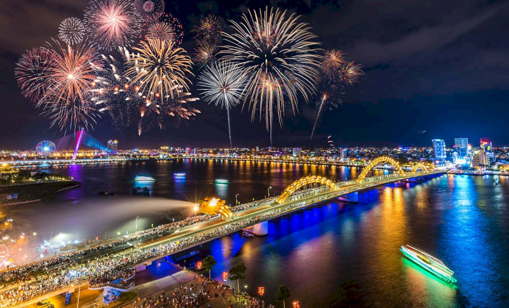 The breathtaking water show at the annual International Fireworks Festival